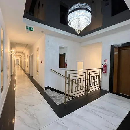 酒店 Adzikowy Dworek