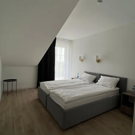 Adzikowy Dworek 酒店 Wyszków