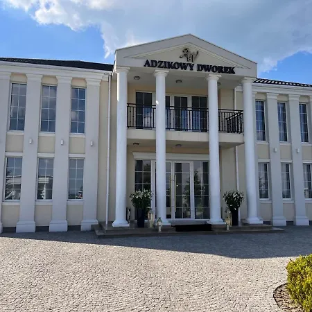 酒店 Adzikowy Dworek