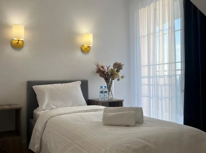 Hotel Adzikowy Dworek *