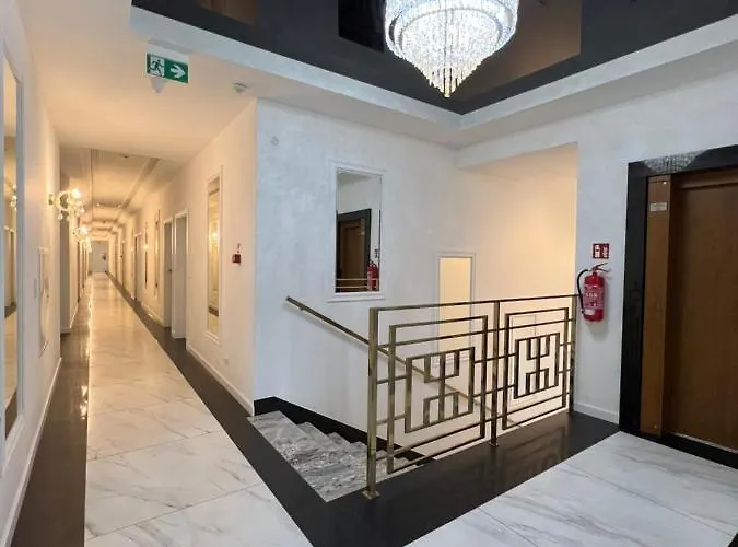 Hotel Adzikowy Dworek