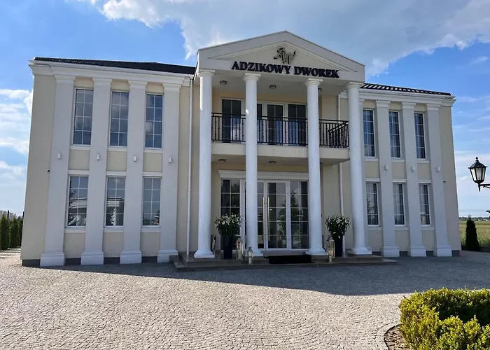 Hotel Adzikowy Dworek